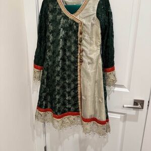 Brand new without tags Green and Gold knee Anarkali shirt with pants/ dupetta